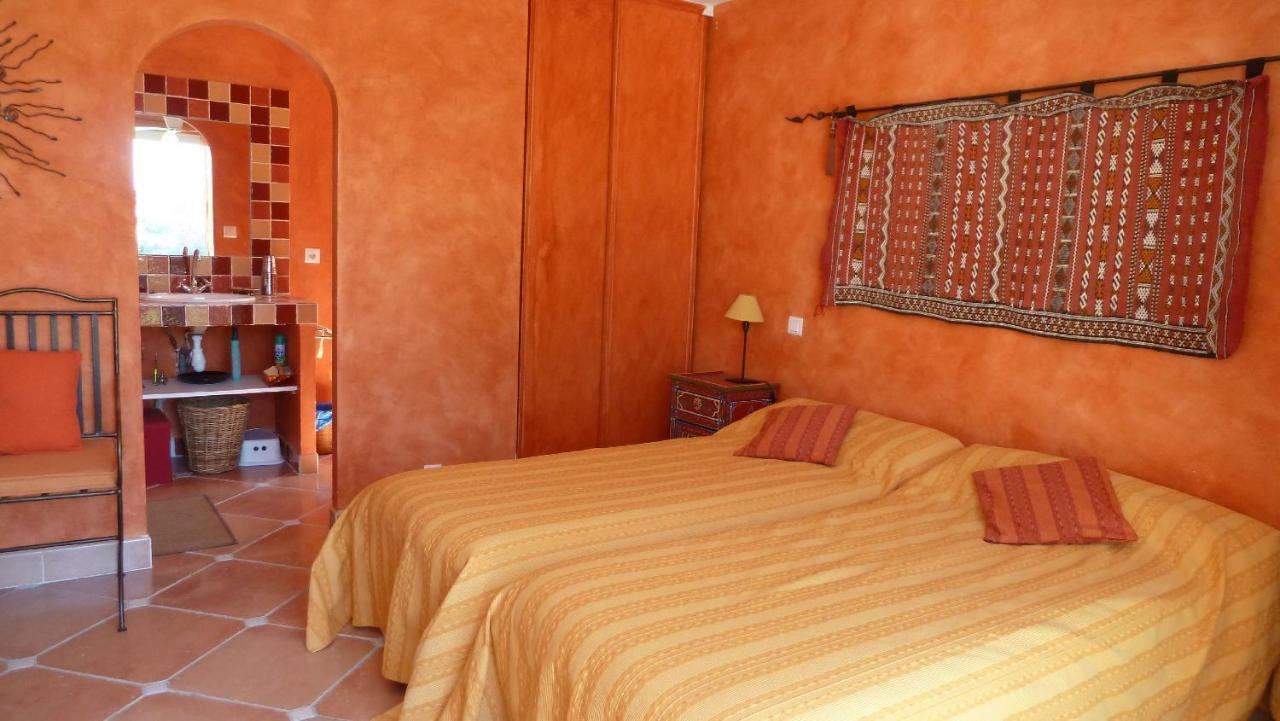 Les Cigalous Bed & Breakfast Restinclieres Dış mekan fotoğraf