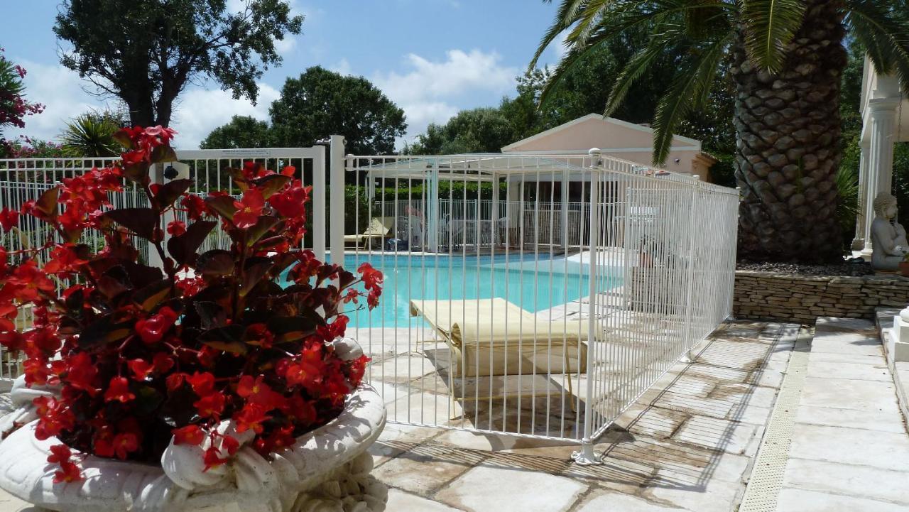 Les Cigalous Bed & Breakfast Restinclieres Dış mekan fotoğraf