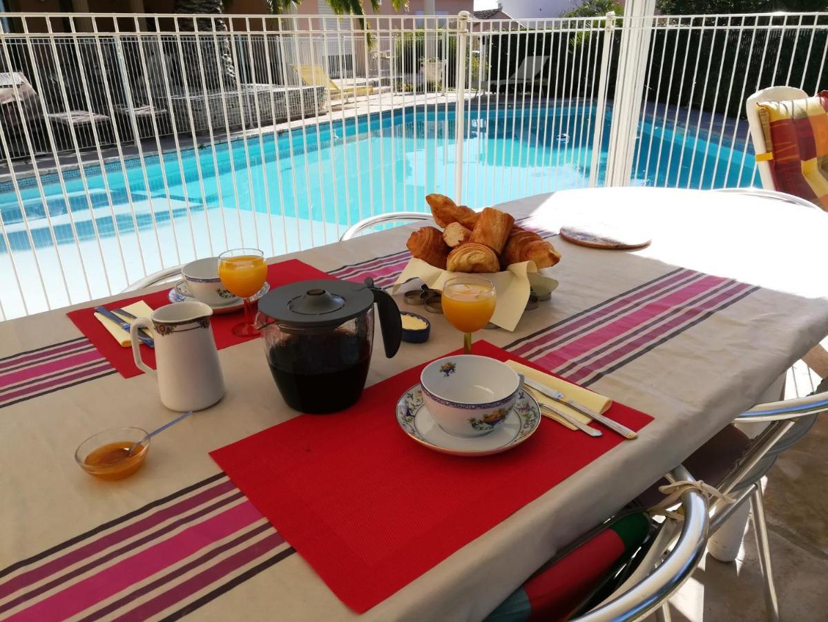 Les Cigalous Bed & Breakfast Restinclieres Dış mekan fotoğraf