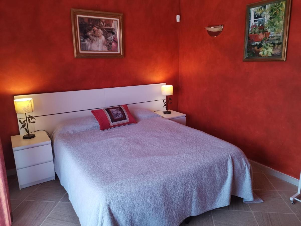 Les Cigalous Bed & Breakfast Restinclieres Dış mekan fotoğraf